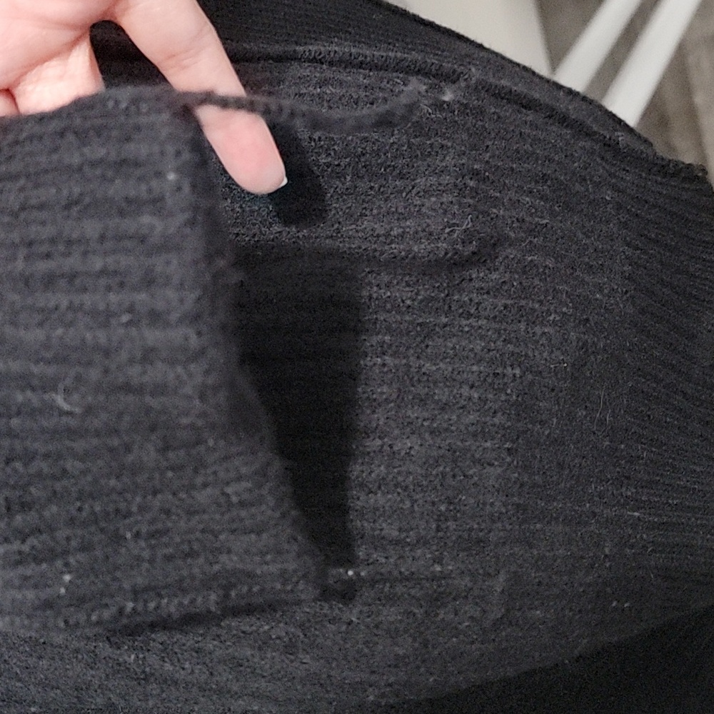 Aritzia Wilfred Free 100% Merino Wool Open Women's Cardigan in Black - Picture 13 of 13